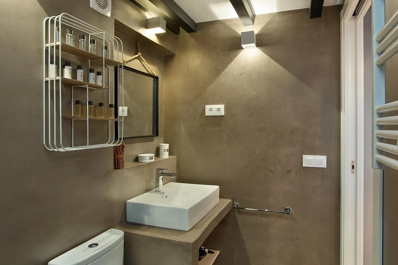 Daire Urban District Apartments-Vintage Suites & Loft Barselona
